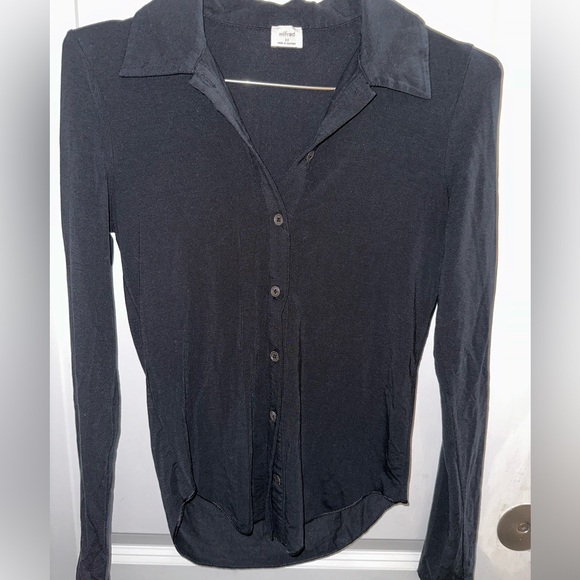 Aritzia Pose long sleeve shirt - Picture 6 of 9